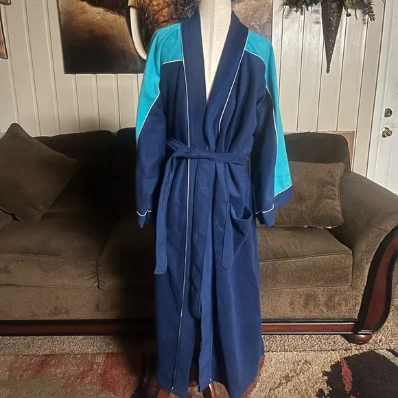 Classic collection by Van Heusen Men’s Navy/Turquoise ~ One Size Robe ~ New - Picture 3 of 16